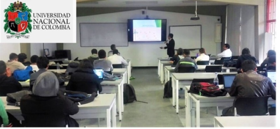 Auditório lotado durante aula de georadar na Universidad Nacional de Colombia